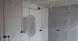 Прокладка кабеля в штробе в Балахне – расценки от 205 руб - ЭлектроБлх
